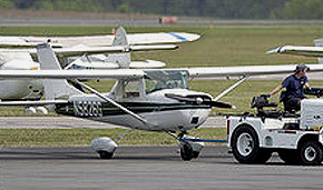 Cessna 150.   : http://www.washingtonpost.com