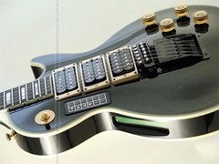 Гитара Gibson Les Paul Classic с дисплеем и кнопками. Фото с сайта Gizmag. Гитара Gibson Les Paul Classic с дисплеем и кнопками. Фото с сайта Gizmag.