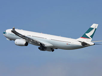 A330-300  Cathay Pacific.    airplane-pictures.net