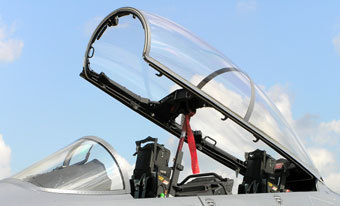   F-15.   , .