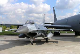 F-16.   , .