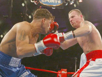      .    boardwalkhall.com