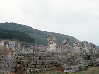     .    livius.org